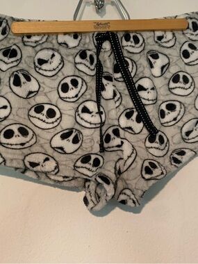 Disney Tim Burton's The Nightmare Before Christmas Black & White Label